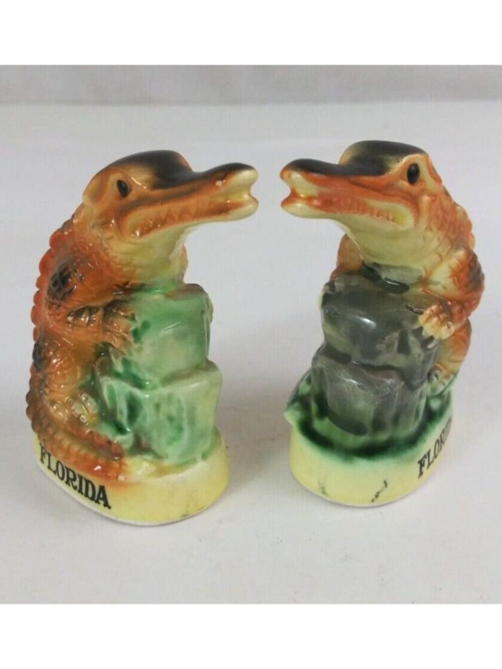 Vintage Kitschy Florida Gators Sitting On Rock 3" Salt & Pepper Shakers
